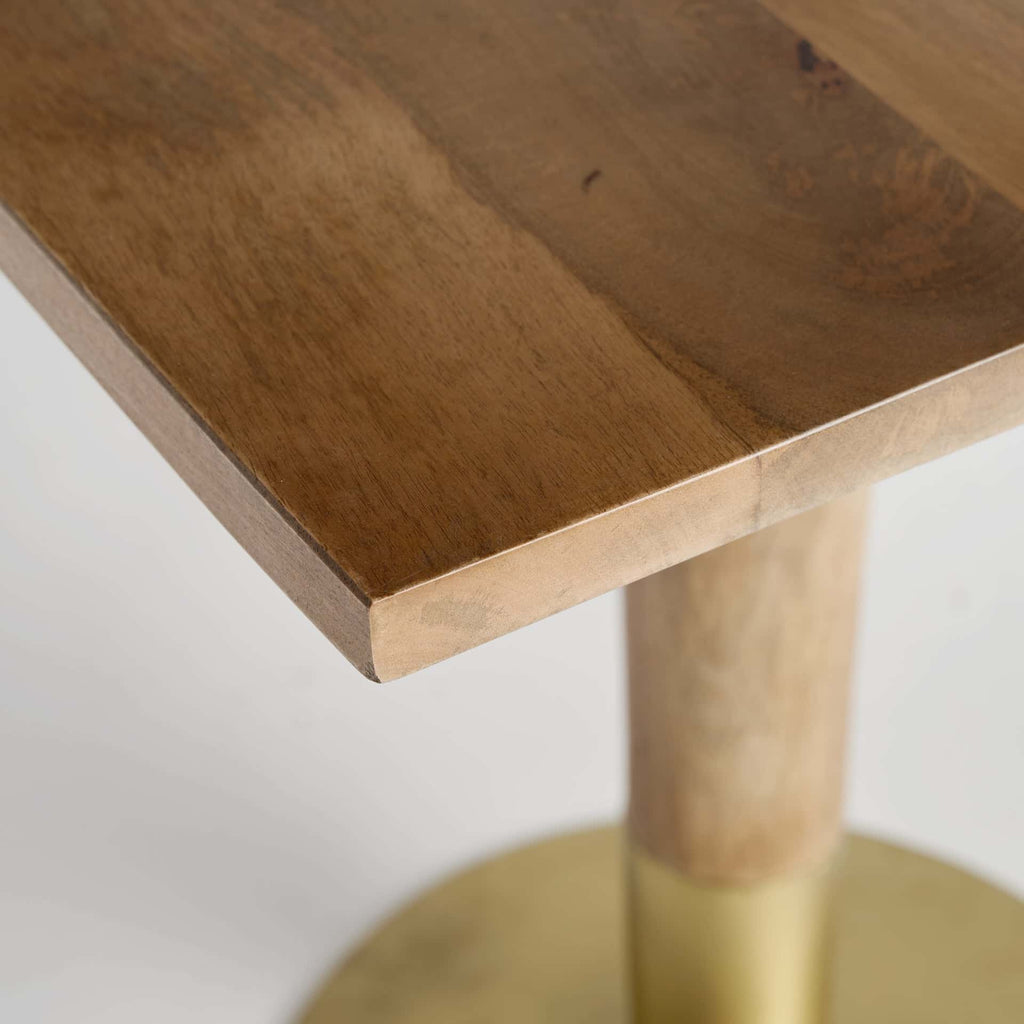 Eckiger Bartisch aus Mangoholz kombiniert mit Gold - Maison Oudh