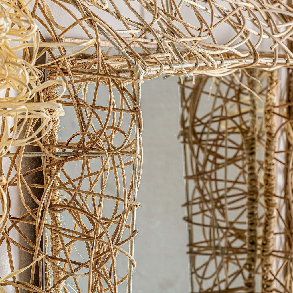 Eckiger Spiegel im Ethno Stil kombiniert mit Naturfasern und Rattan - Maison Oudh