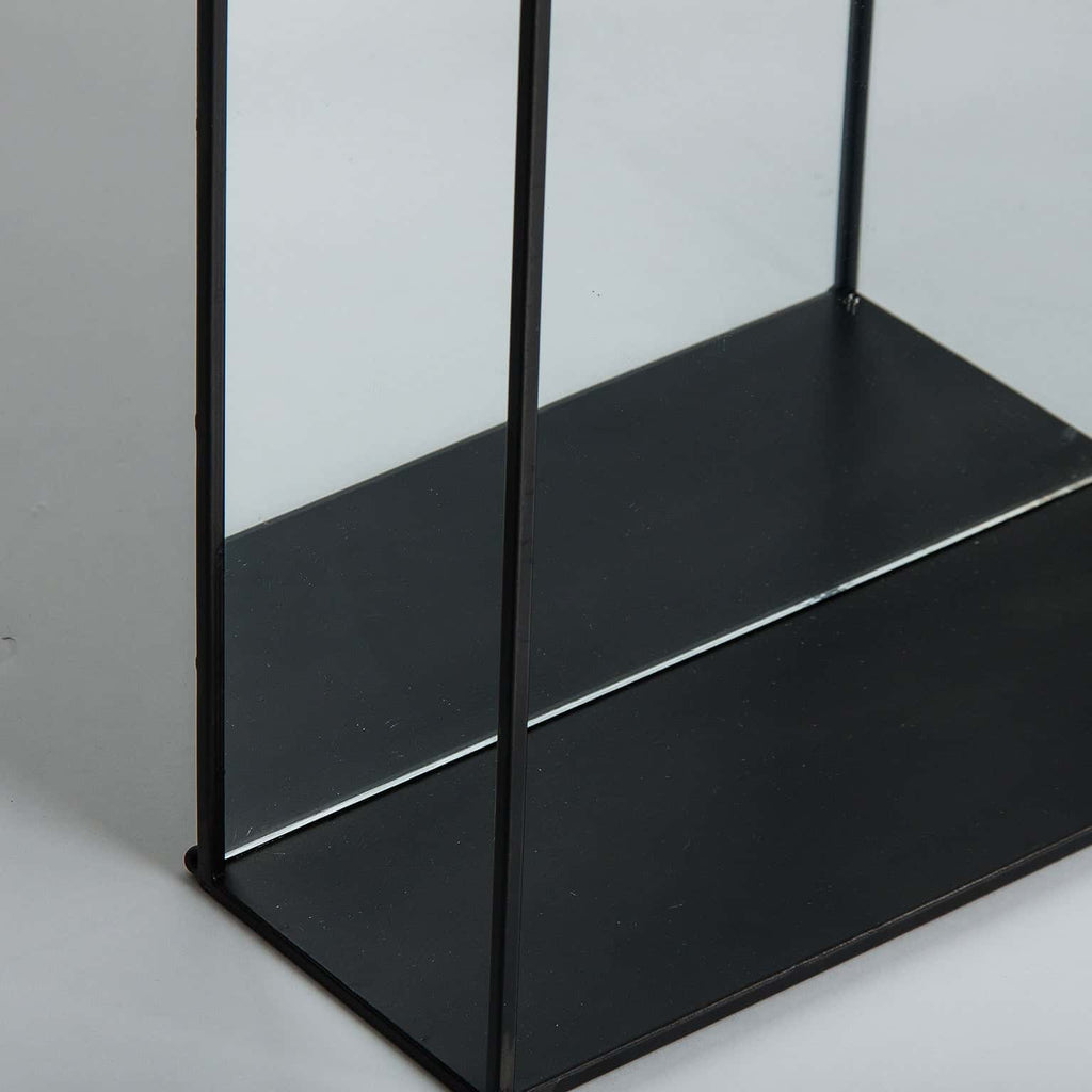 Eckiger Spiegel in Schwarz mit einer Ablagefläche im Industrial Design - Maison Oudh