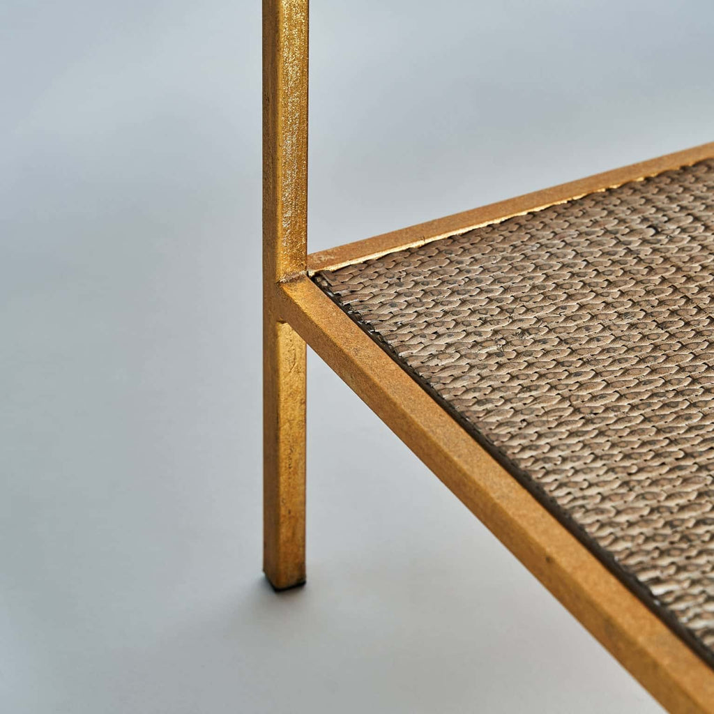 Goldener Beistelltisch aus Eisen - Maison Oudh