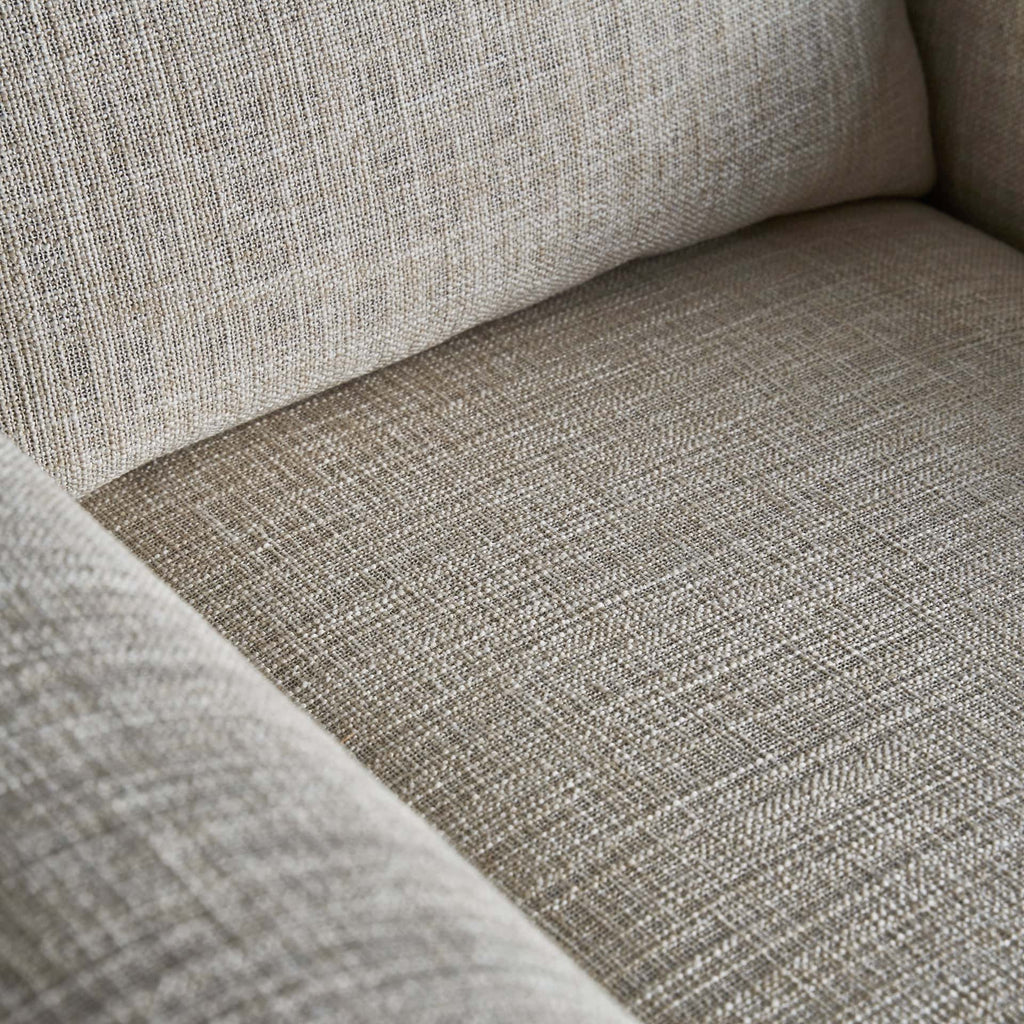 Greige Eleganz: Contemporary Sessel aus Kiefernholz - Maison Oudh
