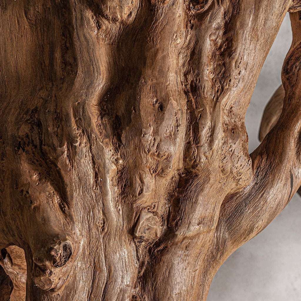 Handgefertigte Bodenskulptur aus Teakholz - Maison Oudh