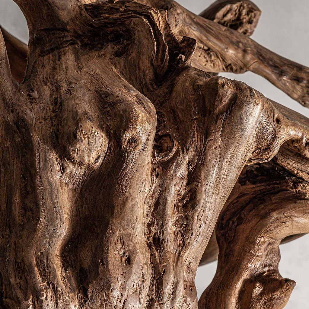 Handgefertigte Bodenskulptur aus Teakholz - Maison Oudh