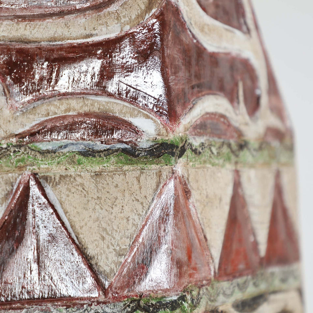 Handgefertigte Bodenskulptur aus Tropenholz im Ethno Stil - Maison Oudh