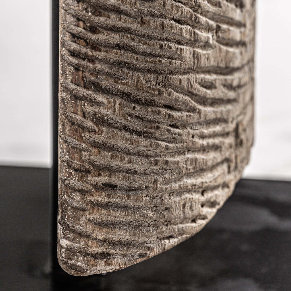 Handgefertigte Skulptur aus Mangoholz im Ethno Stil - Maison Oudh