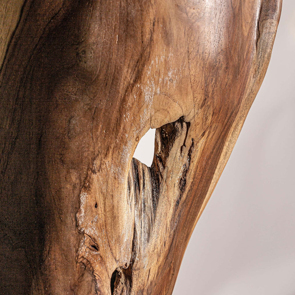 Handgefertigte Teakholz Bodenskulptur im Ethno-Stil - Maison Oudh