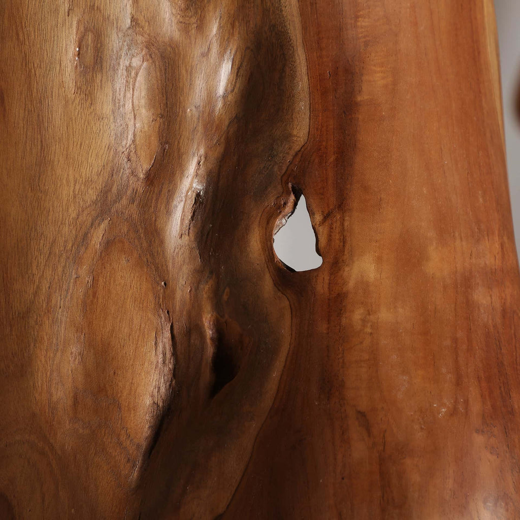Handgefertigte Teakholz Bodenskulptur im Ethno-Stil - Maison Oudh