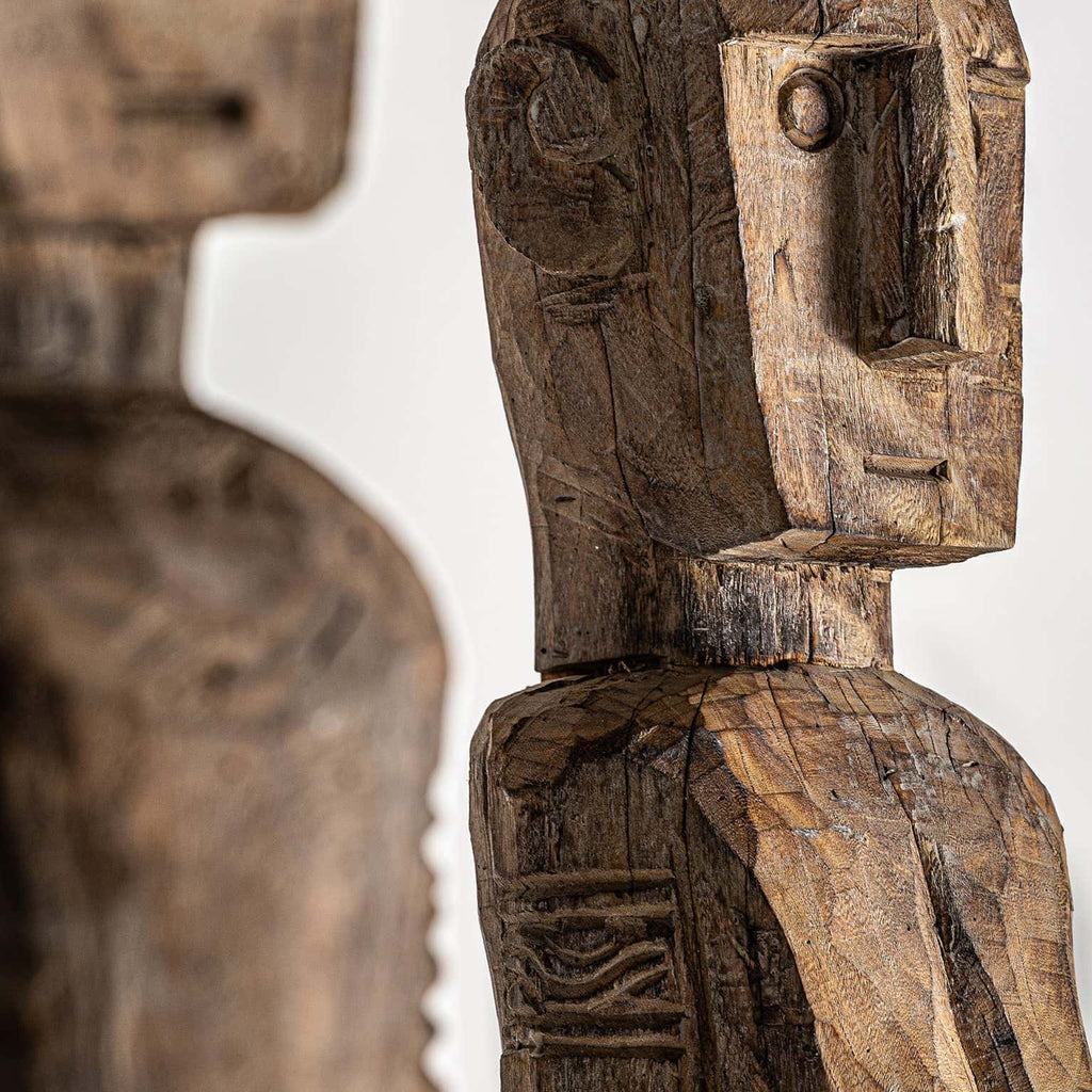 Handgefertigte Teakholz Figuren Mann und Frau im Set - Maison Oudh