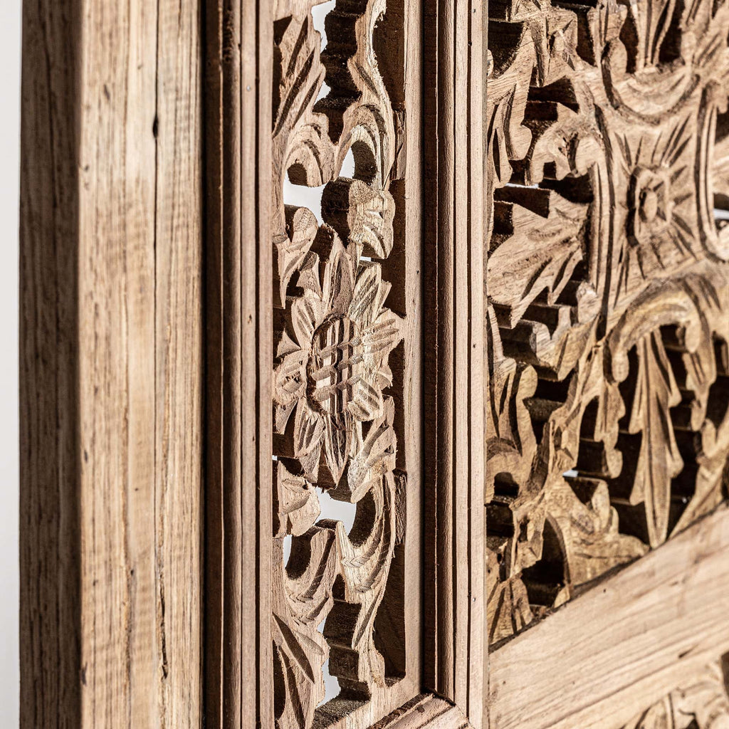 Handgefertigte Wandkunst aus Teakholz im Ethno Stil - Maison Oudh