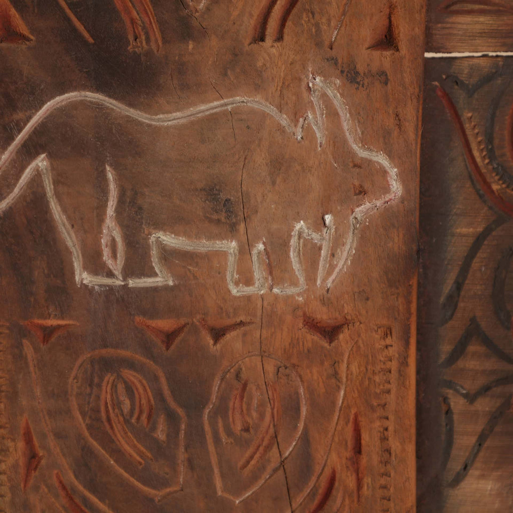 Handgefertigte Wandkunst im ethnischen Stil aus Tropenholz mit Malereien - Maison Oudh
