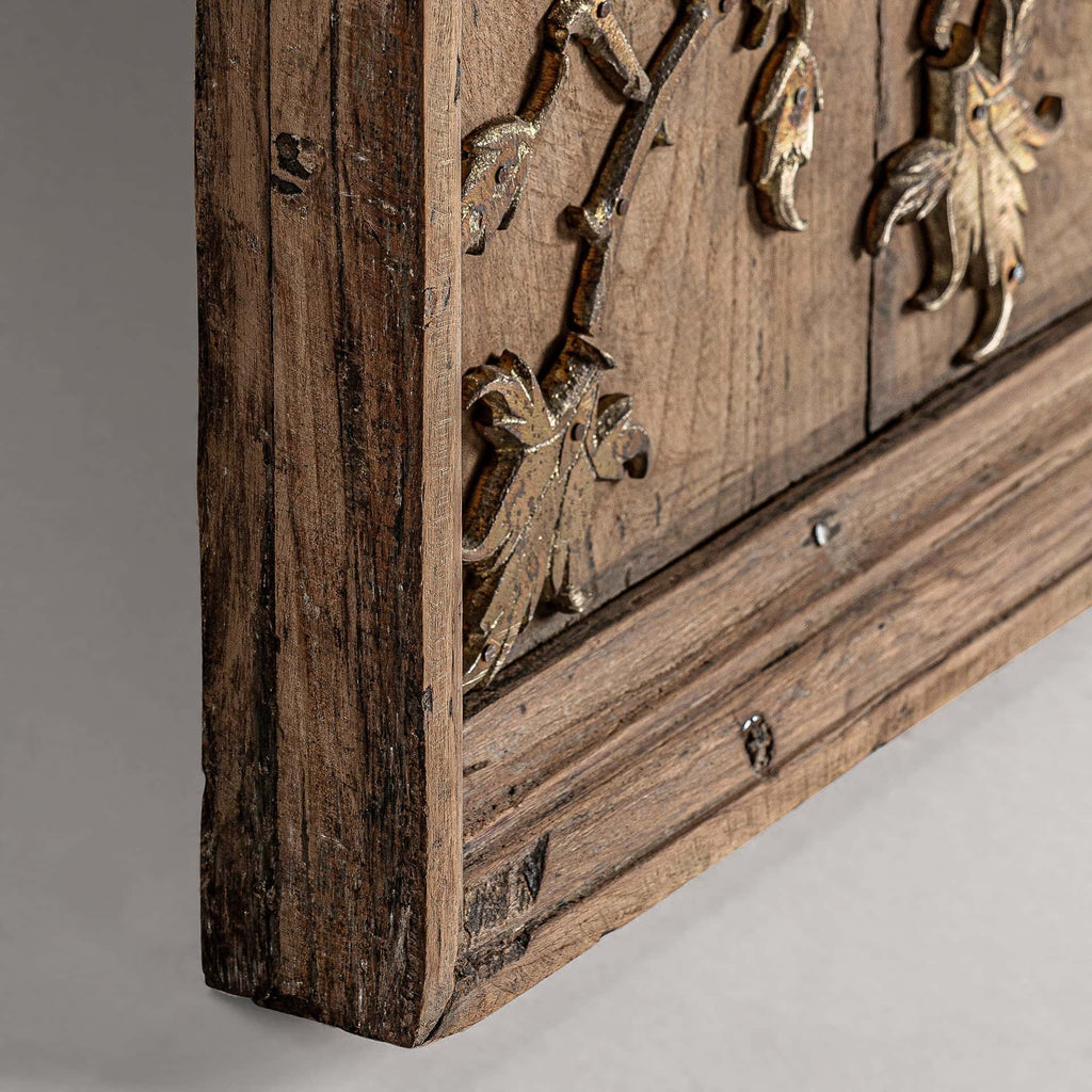 Handgefertigte Wandkunst Unikat aus Mangoholz verziert mit Ornamenten - Maison Oudh