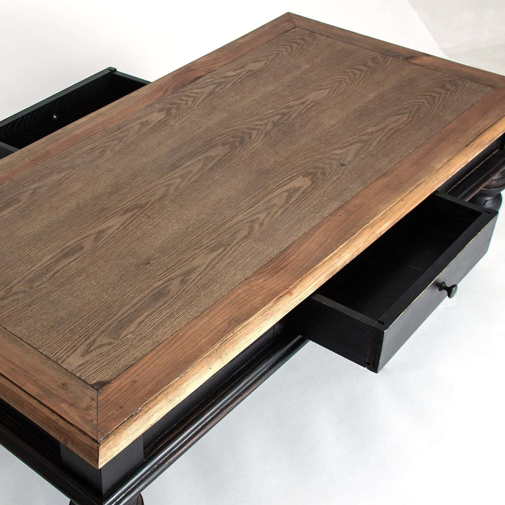 Handgefertigter Couchtisch au recyceltem Kiefernholz mit zwei Schubladen - Maison Oudh