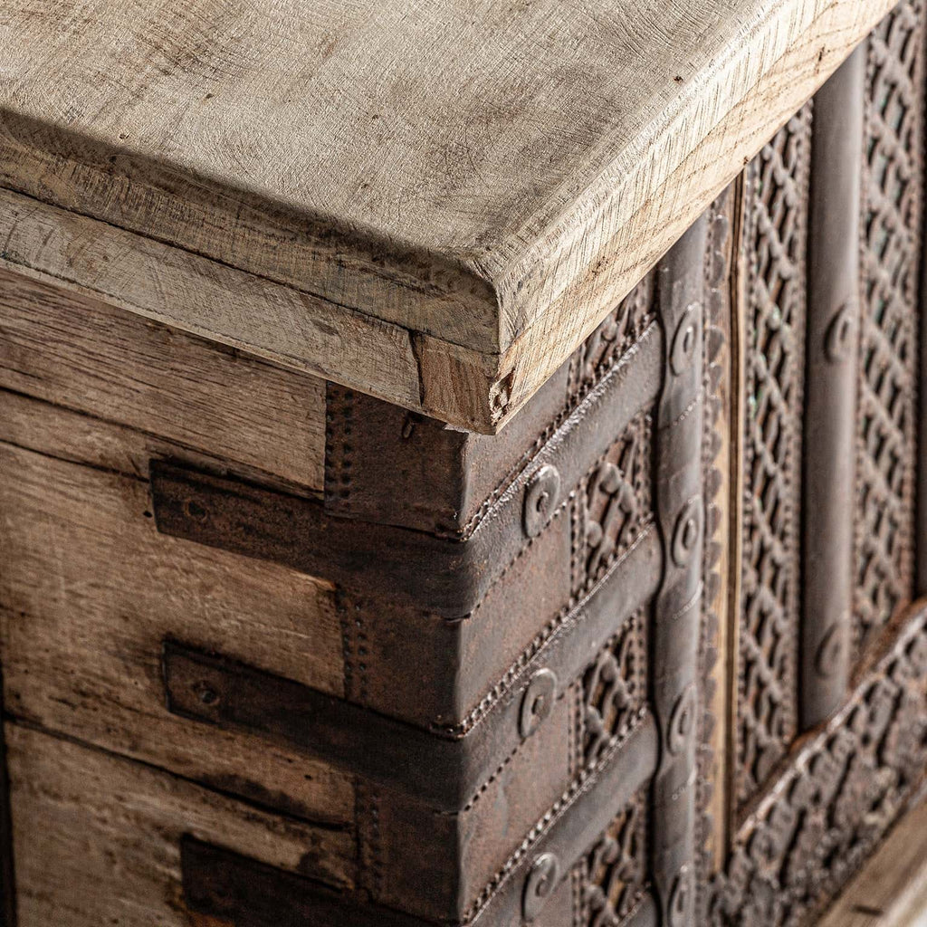Handgefertigter Couchtisch Truhe aus Teakholz mit Stauraum - Maison Oudh