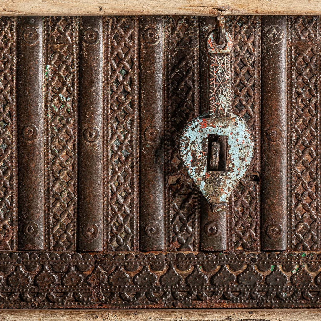 Handgefertigter Couchtisch Truhe aus Teakholz mit Stauraum - Maison Oudh