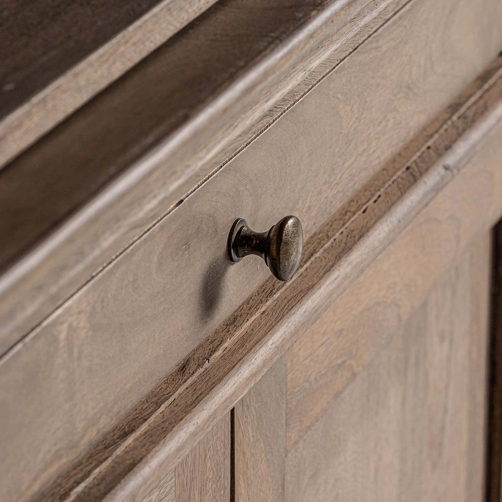 Handgefertigter Regalschrank aus Mangoholz im Kolonialstil - Maison Oudh