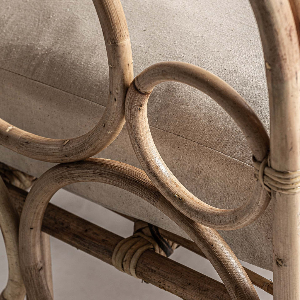 Handgefertigtes Sofa aus Rattan inklusive Kissen - Maison Oudh