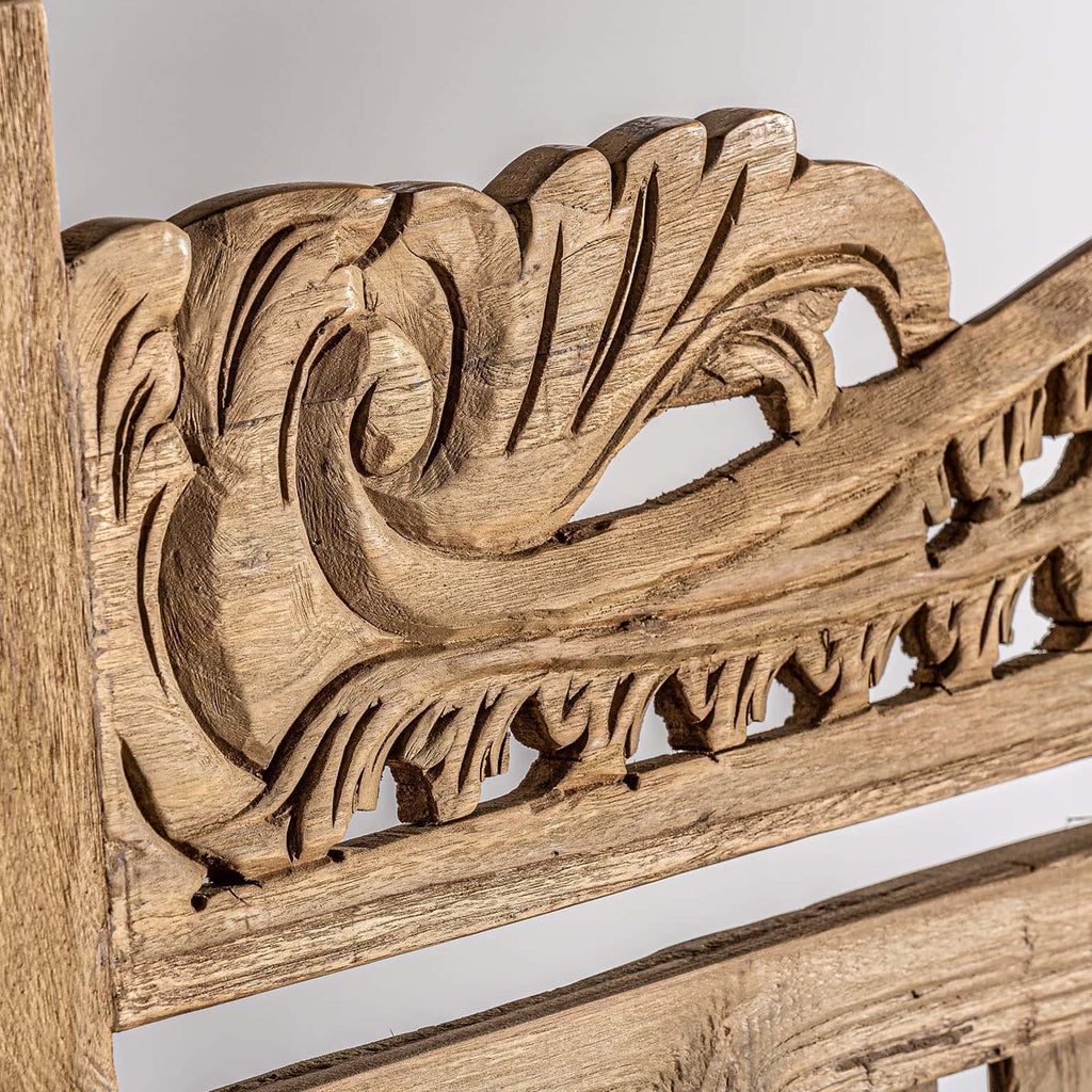 Handgefertigtes Sofa aus Teakholz mit Schnitzereien - Maison Oudh