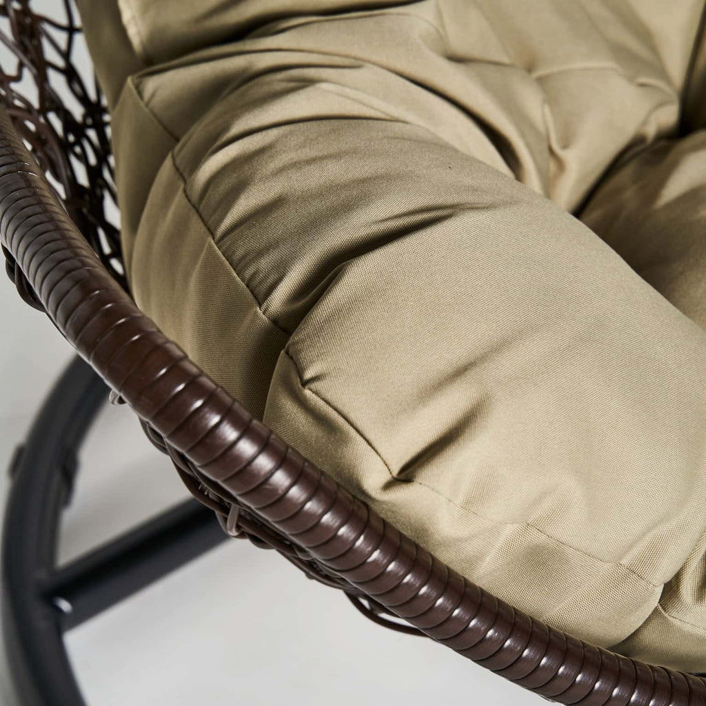 Hängesessel in Beige aus Rattan inklusive Polsterkissen - Maison Oudh