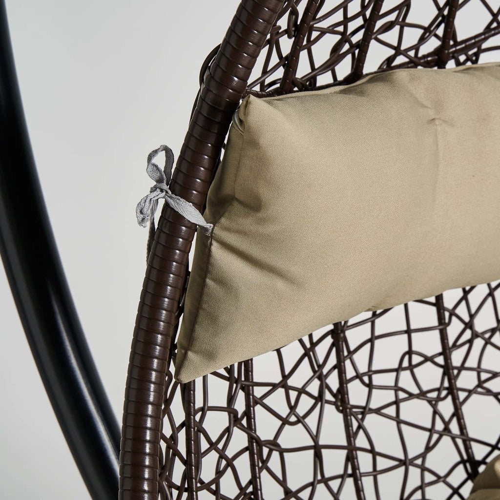 Hängesessel in Beige aus Rattan inklusive Polsterkissen - Maison Oudh
