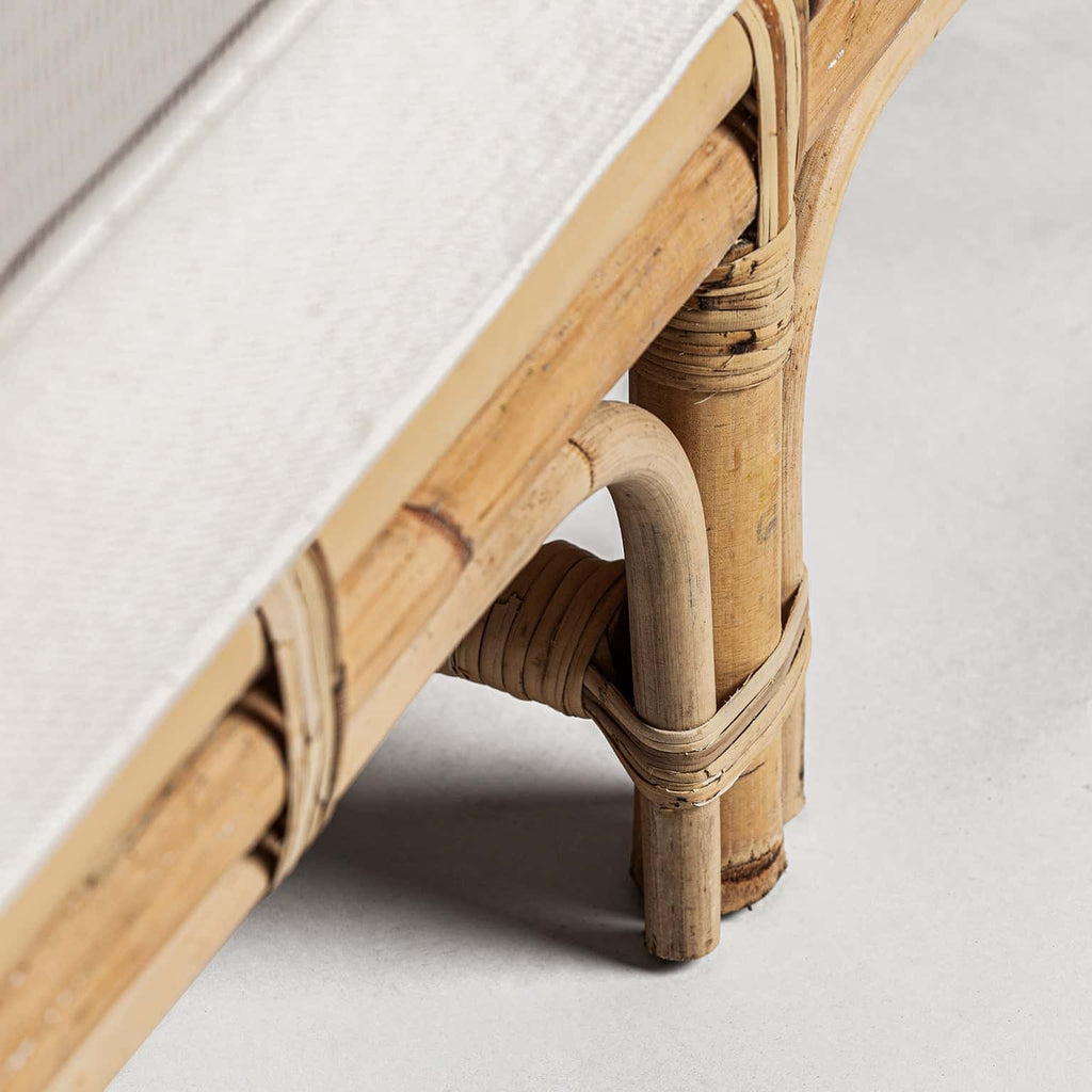 Helles Sofa aus Rattan kombiniert mit Baumwolle (inklusive Kissen) - Maison Oudh