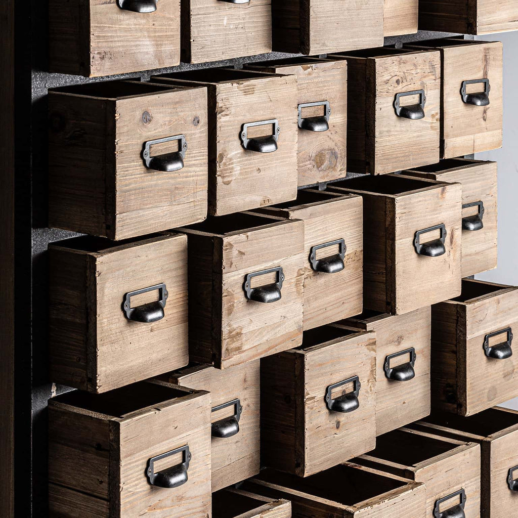 Kommode aus Ulmenholz mit vielen Schubladen im Industrial Stil - Maison Oudh