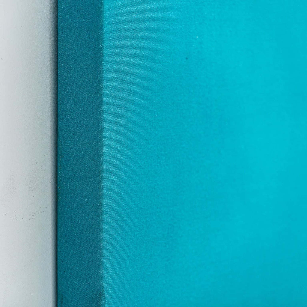 Leinwandbild in Blau mit weissem Motiv - Maison Oudh