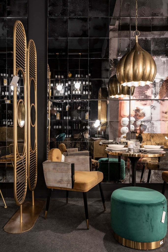 Luxuriöser eckiger Spiegel: Zeitgenössischer Stil in edlem Silber und antikem Finish - Maison Oudh