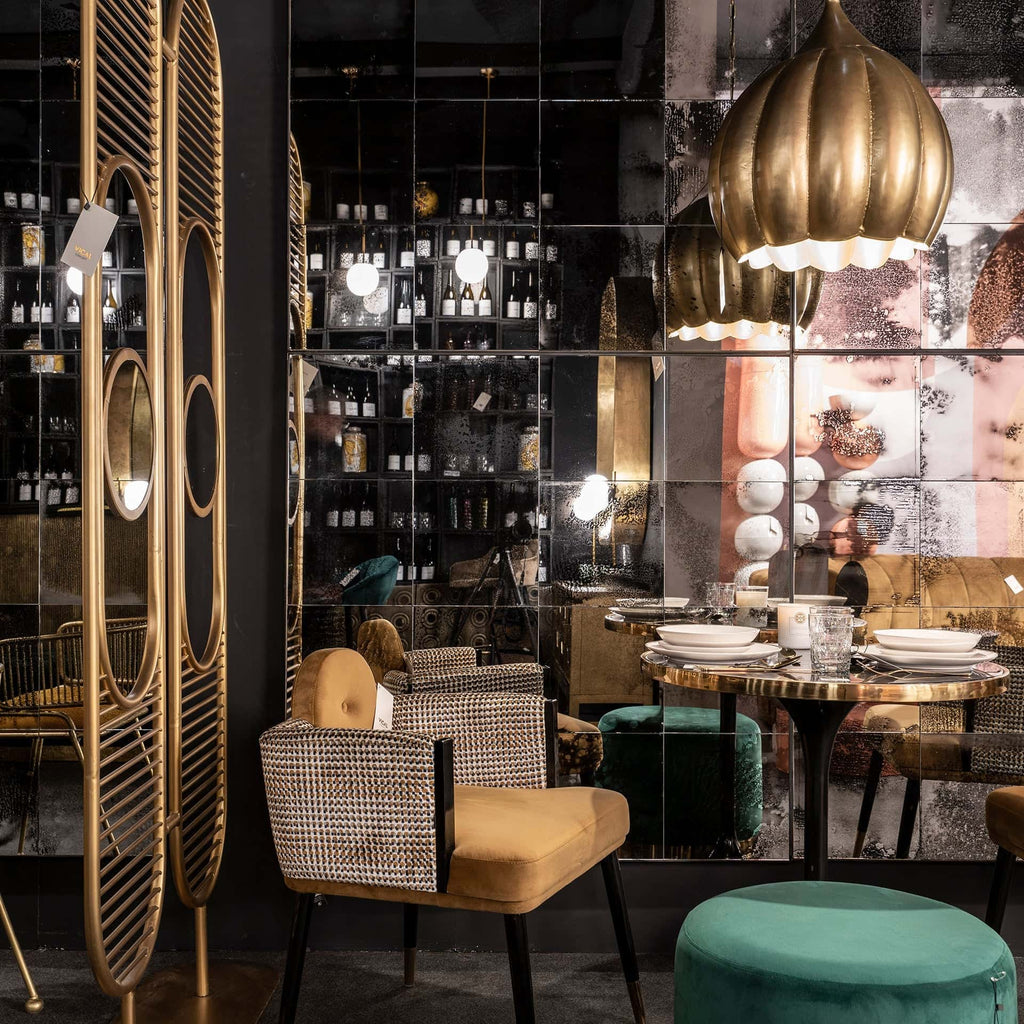 Luxuriöser eckiger Spiegel: Zeitgenössischer Stil in edlem Silber und antikem Finish - Maison Oudh