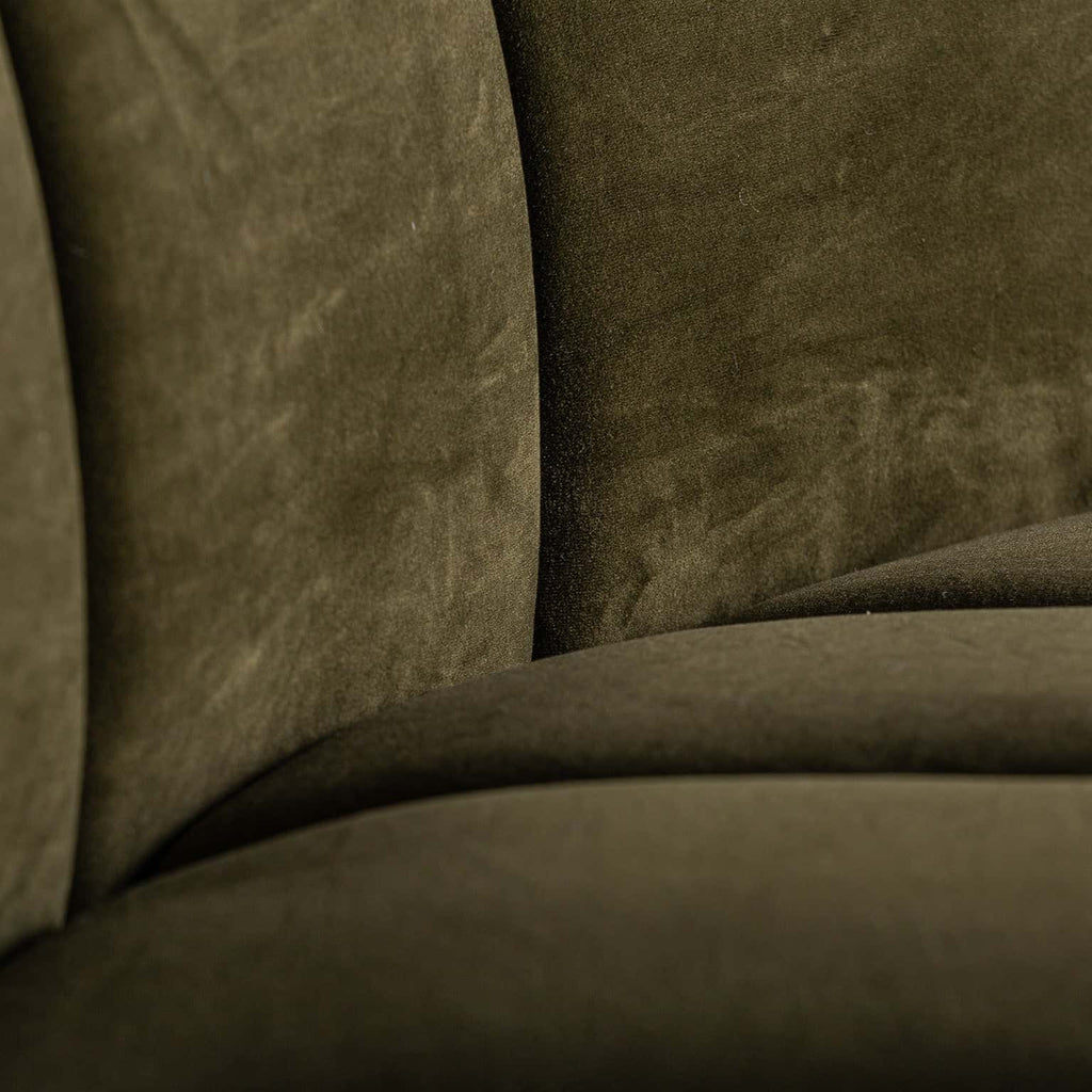 Modulsofa aus grünem Samt kombiniert mit schwarzen Füssen - Maison Oudh