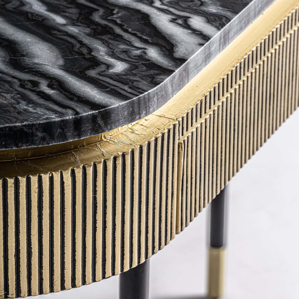 Ovale Art Deco Konsole aus Marmor kombiniert mit zwei Schubladen und goldenen Elementen - Maison Oudh