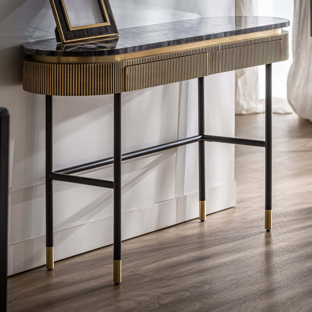 Ovale Art Deco Konsole aus Marmor kombiniert mit zwei Schubladen und goldenen Elementen - Maison Oudh