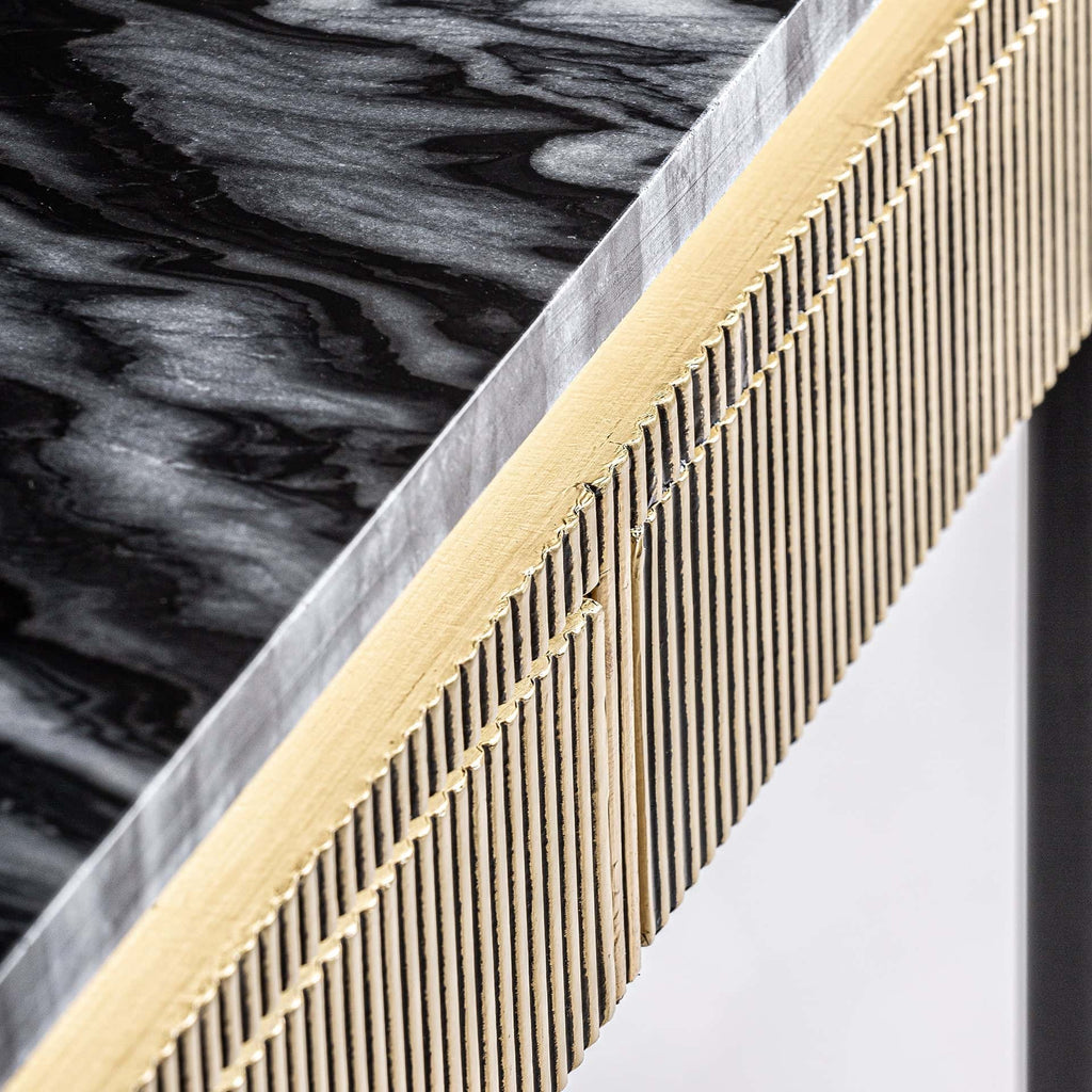 Ovale Art Deco Konsole aus Marmor kombiniert mit zwei Schubladen und goldenen Elementen - Maison Oudh