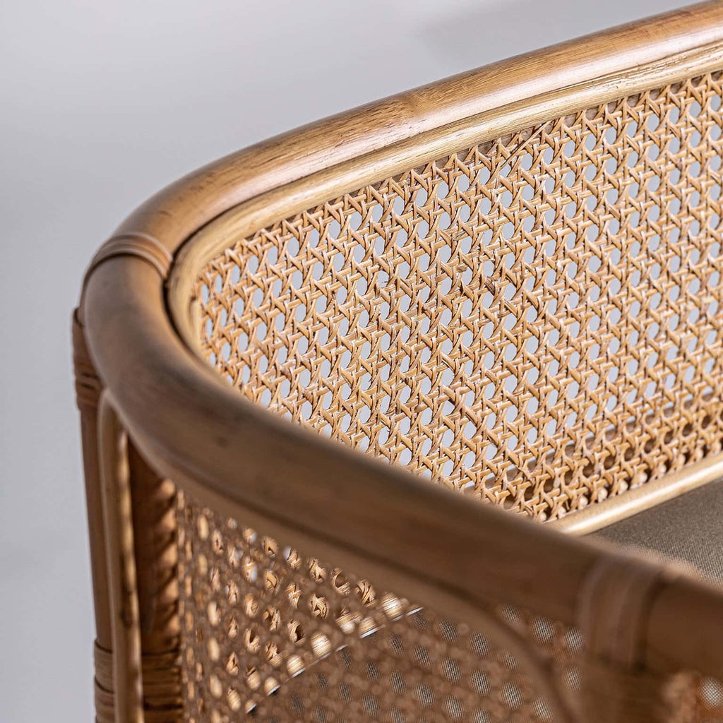 Rattan-Sofa in Camel im Contemporary Design mit Wiener Geflecht - Maison Oudh