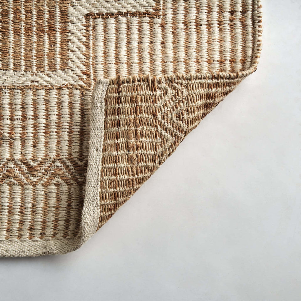 rechteckiger Ethnic Teppich in Brauntönen & Beige aus Jute und Naturfasern - Maison Oudh