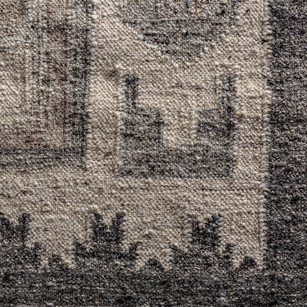 Rechteckiger Ethnic Teppich in Grau und Creme aus Wolle & Naturfasern - Maison Oudh