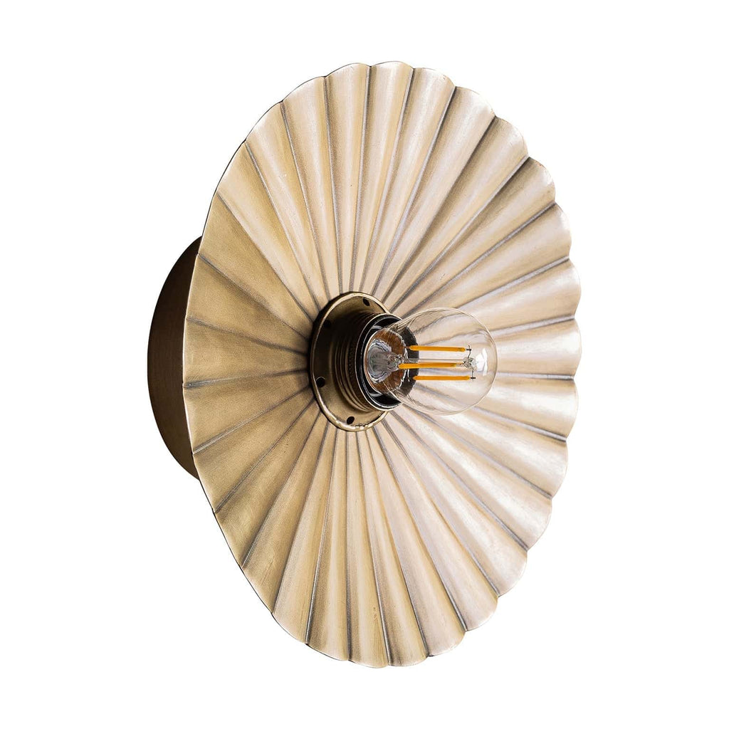Runde Wandleuchte plissiert in Gold - Maison Oudh