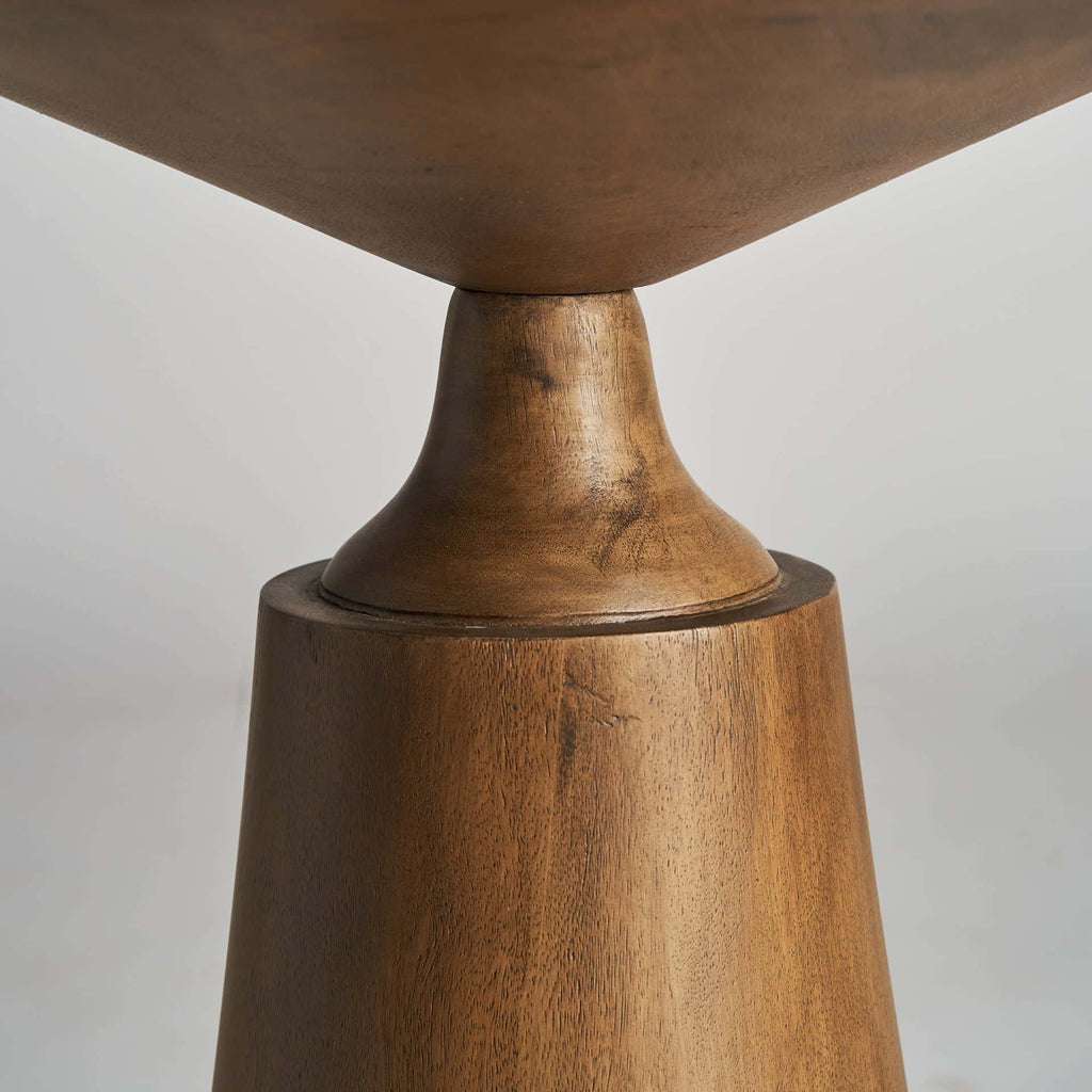 Runder Beistelltisch aus Kiefernholz - Maison Oudh