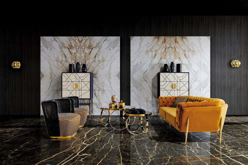 Runder Couchtisch in Gold kombiniert mit einer schwarzen Spiegelglasplatte - Maison Oudh
