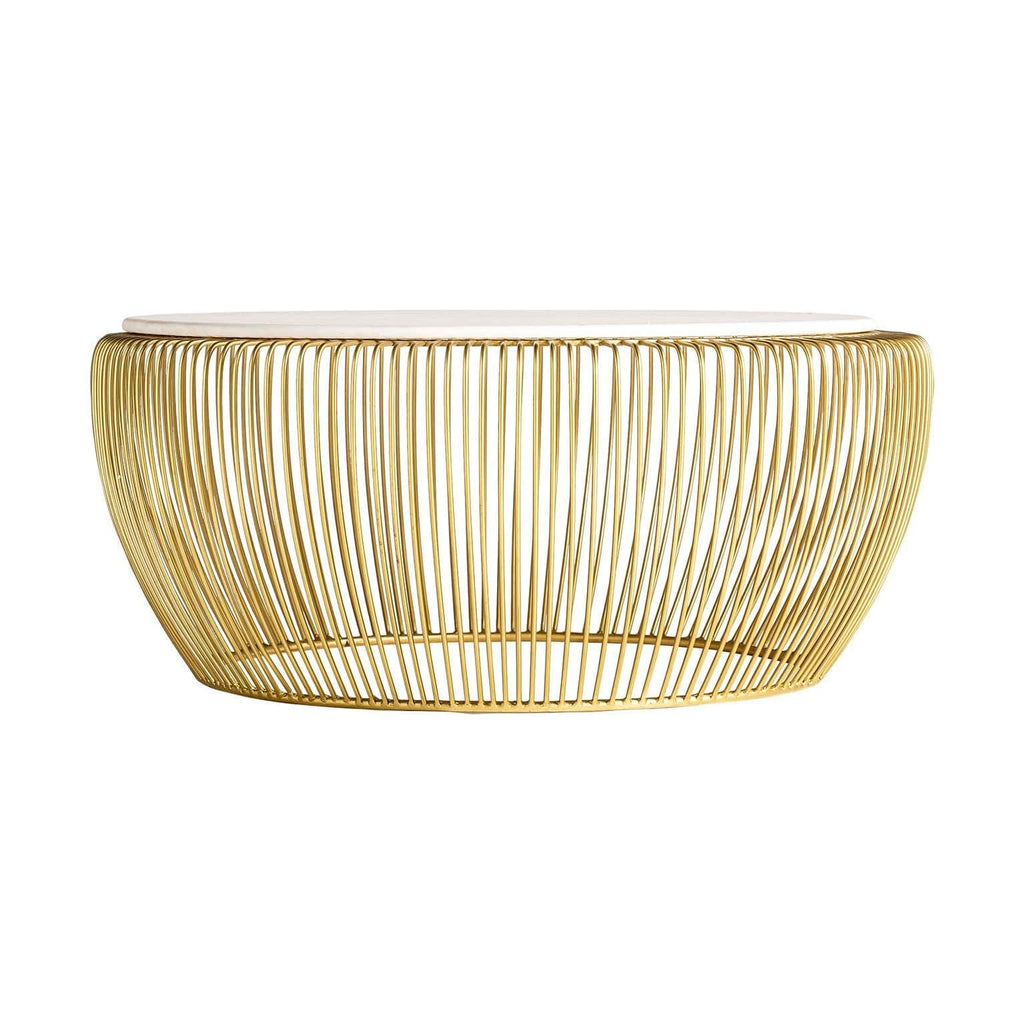 Runder Couchtisch in Gold kombiniert mit einer weissen Marmorplatte - Maison Oudh