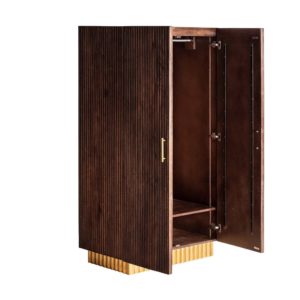 Schrank aus Mangolholz mit goldenen Elementen - Maison Oudh