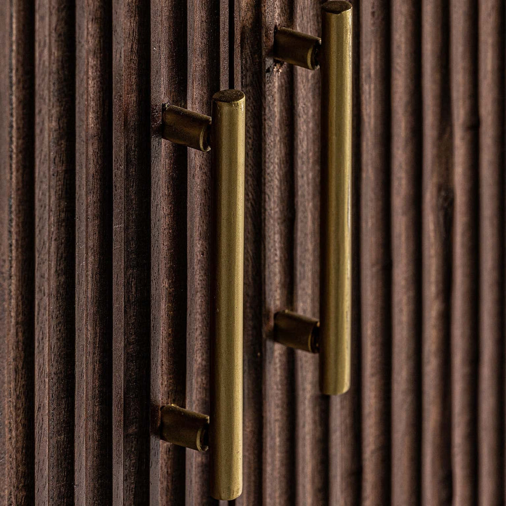 Schrank aus Mangolholz mit goldenen Elementen - Maison Oudh