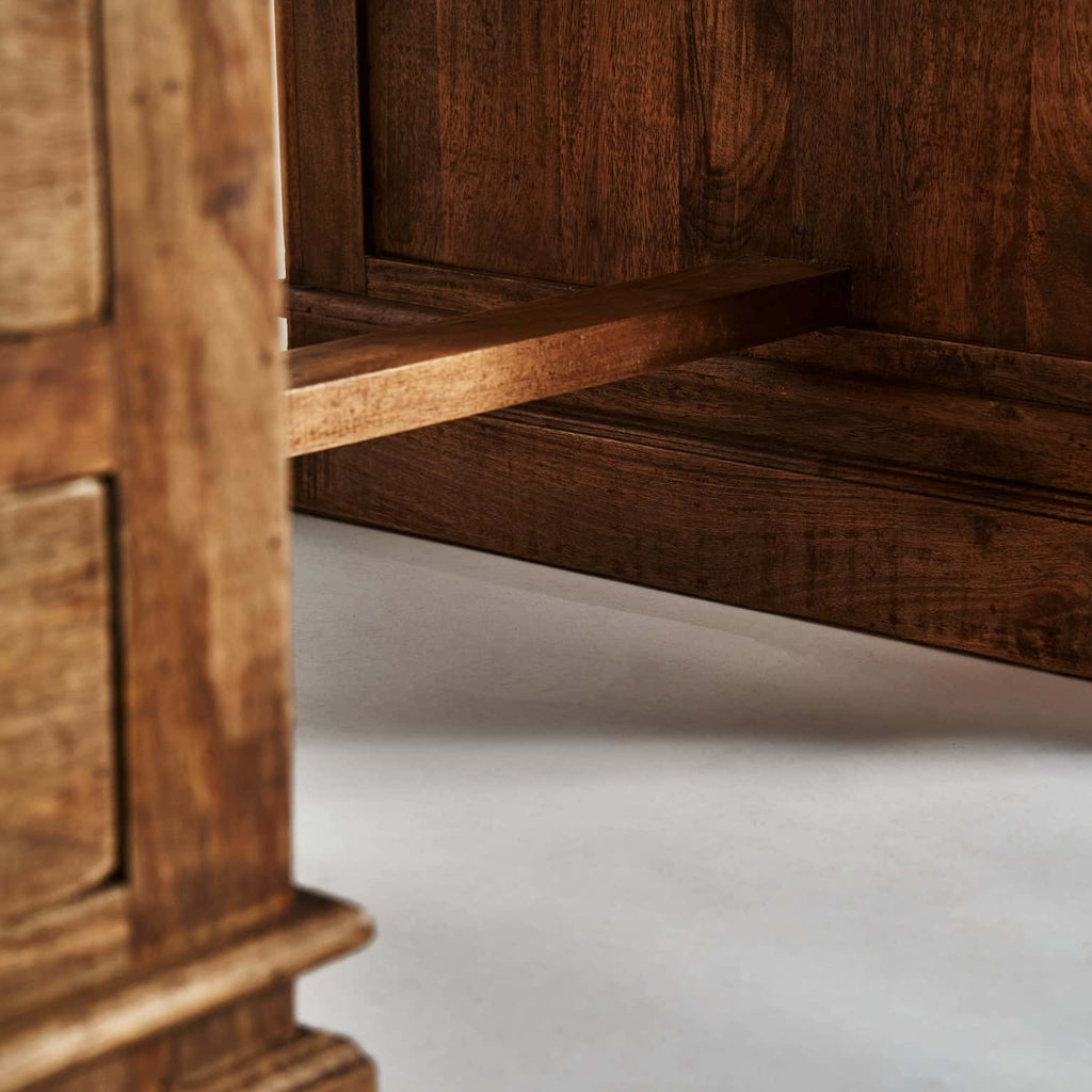 Schreibtisch mit Schubladen aus Mangoholz im Kolonial Stil - Maison Oudh