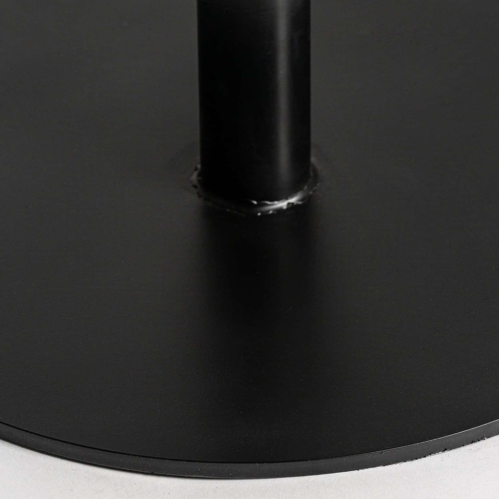Schwarzer Bartisch mit einer weissen Marmorplatte - Maison Oudh