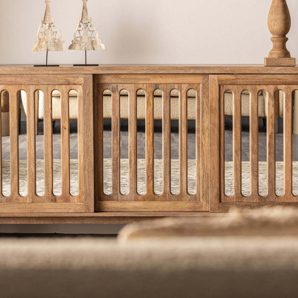 Sideboard aus Mangoholz im Contemporary Stil mit dekorativer Spiegelfront - Maison Oudh