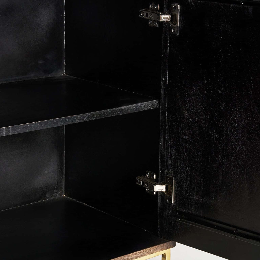 Sideboard aus Mangoholz mit Elementen in Gold - Maison Oudh