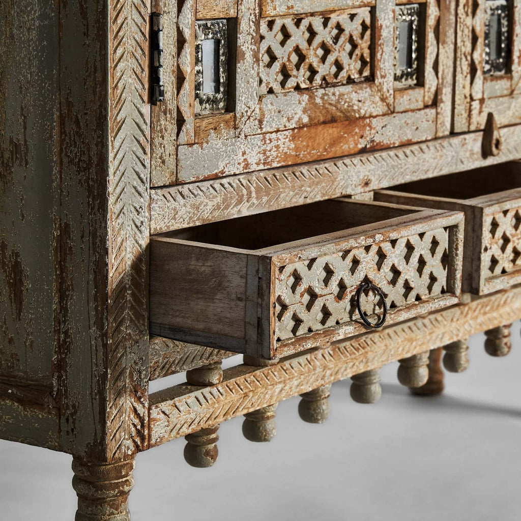 Sideboard im Oriental Stil mit Schnitzereien aus Mangoholz - Maison Oudh