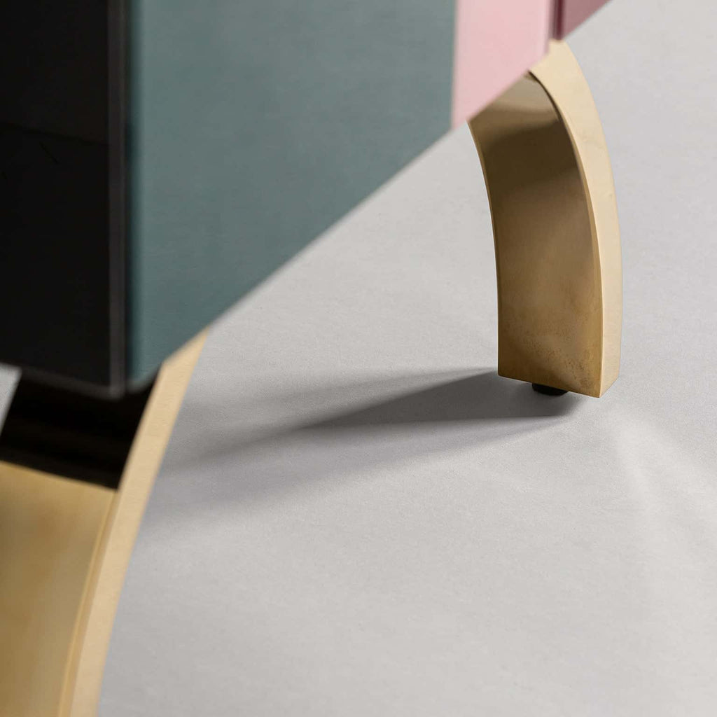 Sideboard mit geometrischen Applikationen - Maison Oudh
