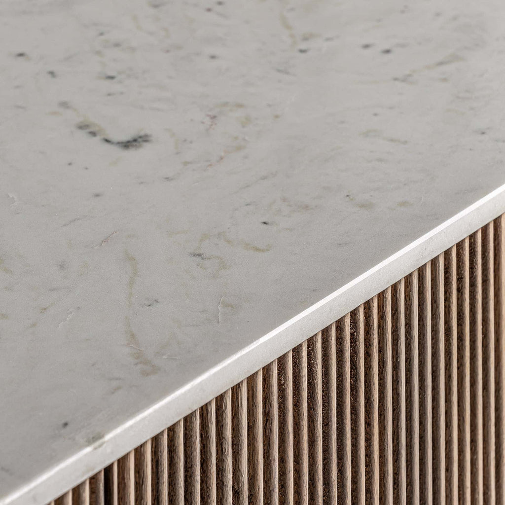 Viertüriges Sideboard aus Mangoholz kombiniert mit weissem Marmor - Maison Oudh