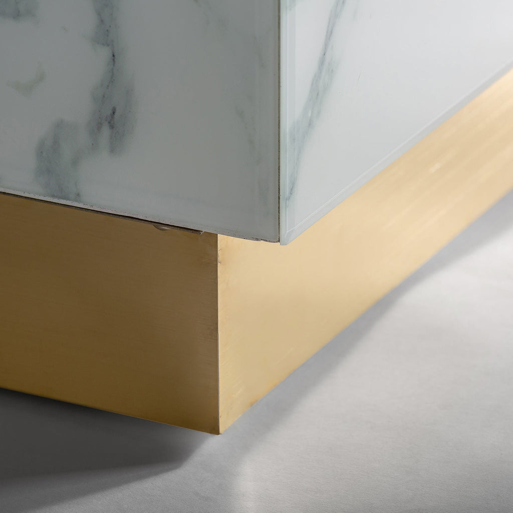 Weisse Theke aus Glas in Marmoroptik mit goldenen Elementen (large) - Maison Oudh