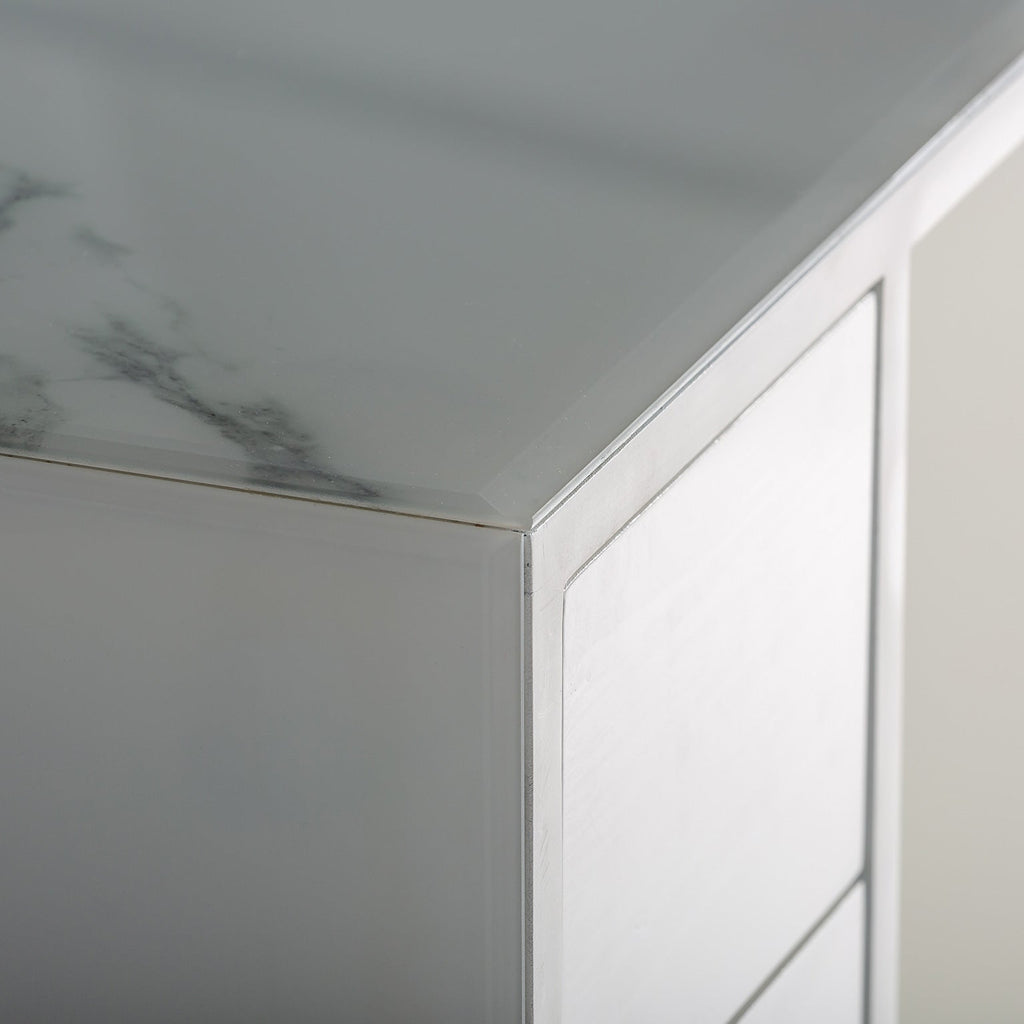 Weisse Theke aus Glas in Marmoroptik mit goldenen Elementen (large) - Maison Oudh